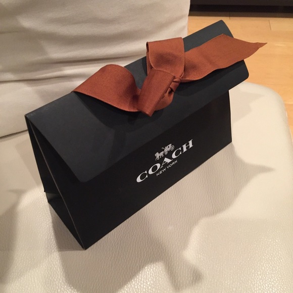 Coach corner zip wristlet in Signature Canvas wallet brand new in gift envelope - Picture 5 of 5